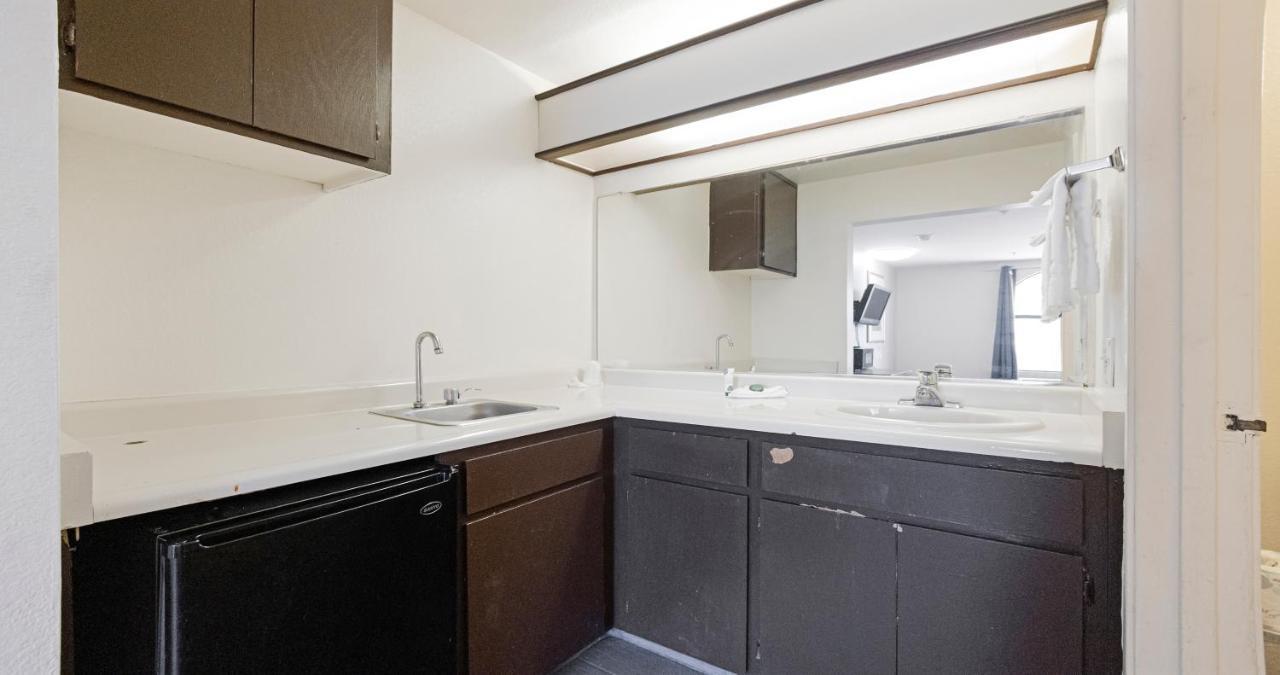 Budget Inn And Suites Stockton Yosemite エクステリア 写真