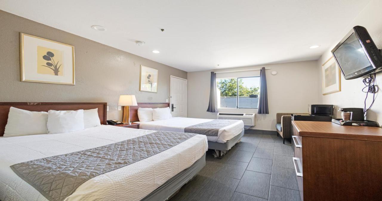 Budget Inn And Suites Stockton Yosemite エクステリア 写真