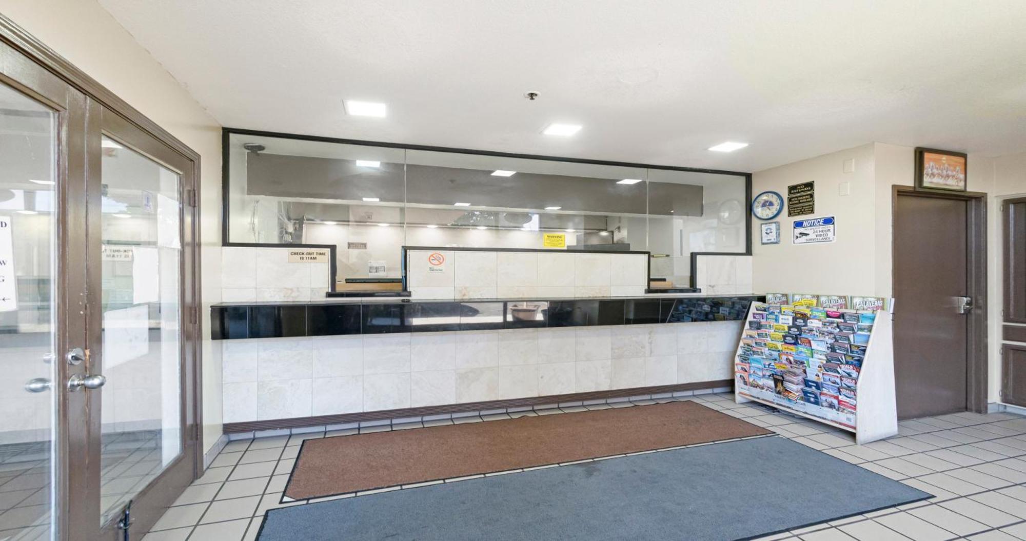 Budget Inn And Suites Stockton Yosemite エクステリア 写真