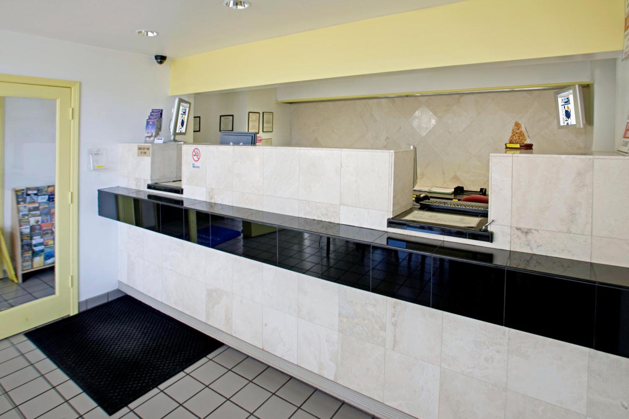 Budget Inn And Suites Stockton Yosemite インテリア 写真